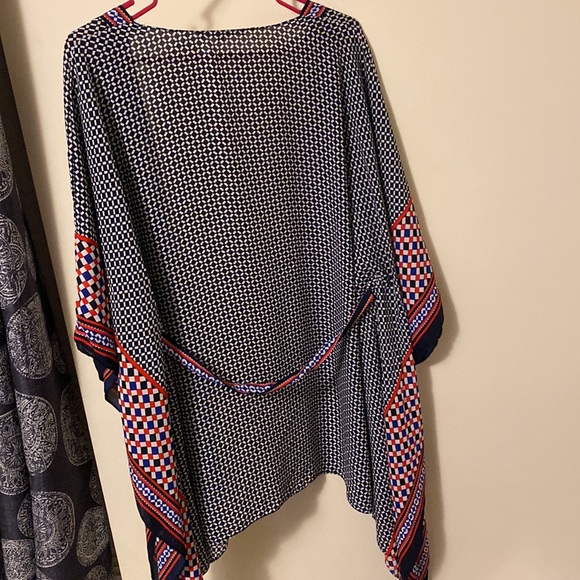 Violet & Claire Wrap - Picture 2 of 4